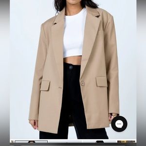 WELCOME TO THE JUNGLE BLAZER BEIGE - Princess Polly - lioness